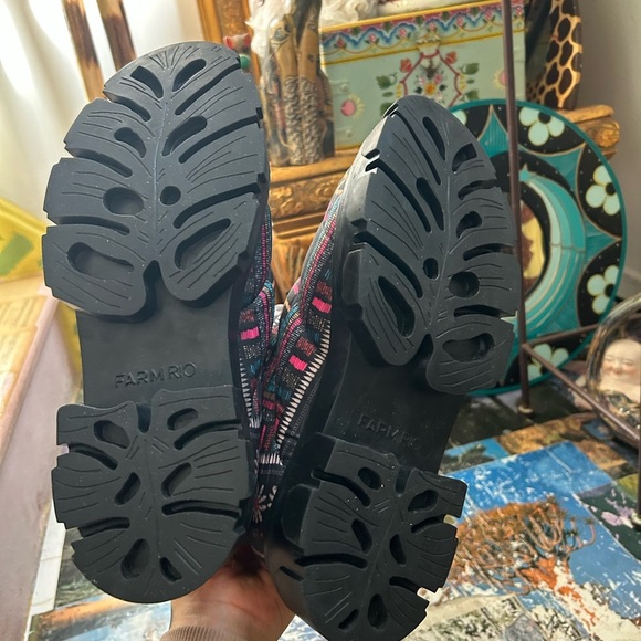 FARM RIO Scarf Chunky Lug Sole Tall Puffer Boot Bright Multicolor *9.5*Like New - Picture 10 of 16